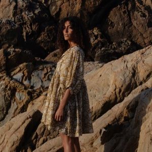 Kyra dress golden palm